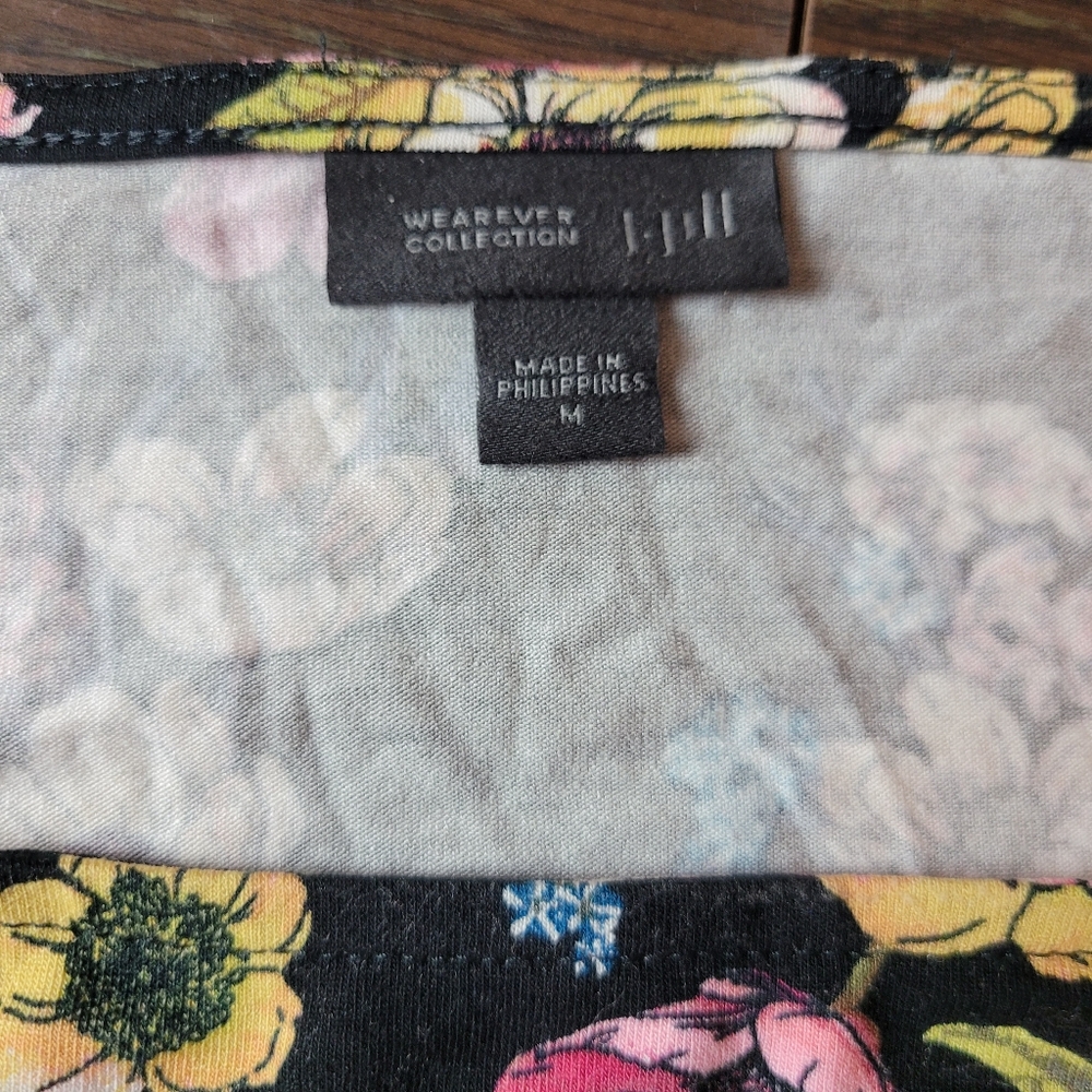 J.Jill wearever collection floral blouse - Picture 2 of 5